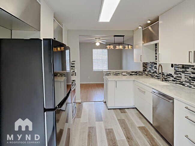 Foto del edificio - 320 Navajo Pines Dr