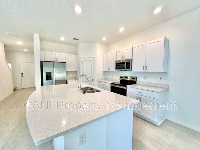 Foto del edificio - 169 Riverfront Wy