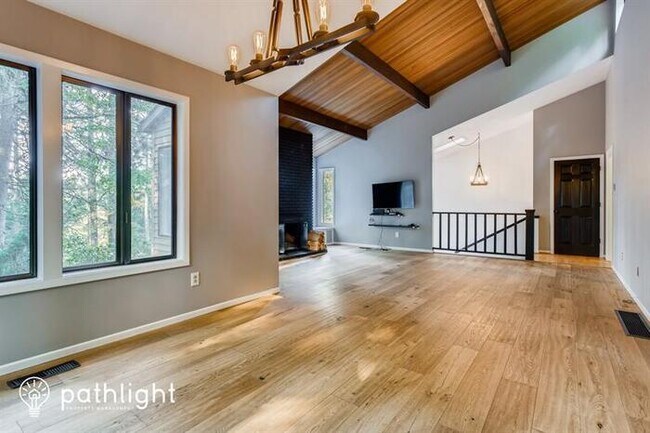 Foto del edificio - 17380 Canyon Drive, Lake Oswego, OR, 97034