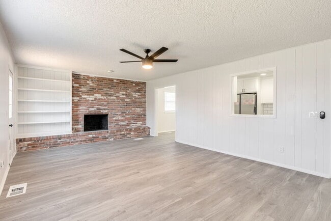 Photo - 11715 N Francis Ave House