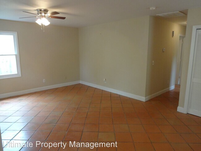 Building Photo - 3 br, 1 bath House - 808 N 7th St.