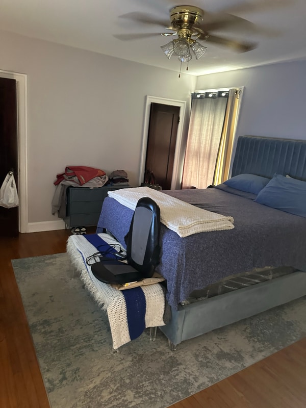 Foto principal - 8328 S Ingleside Ave