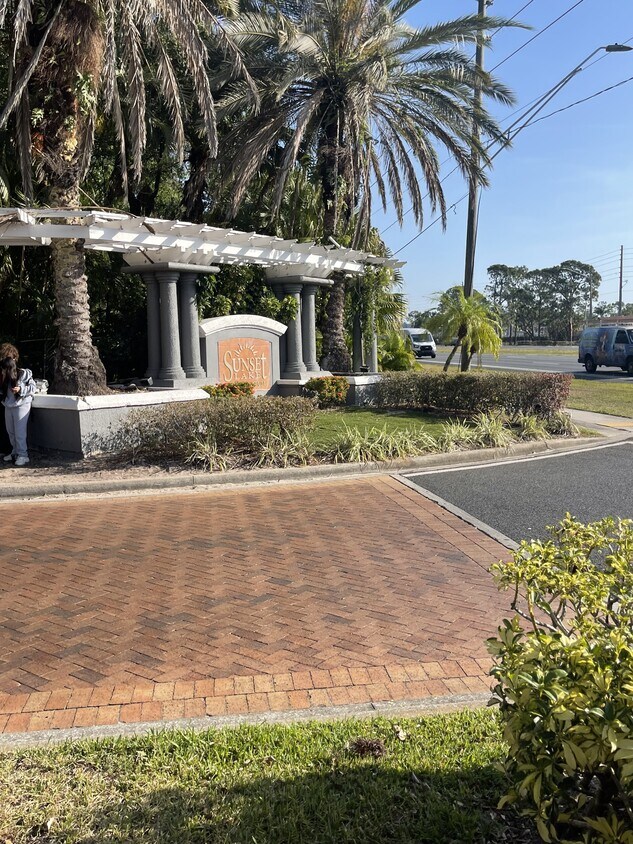 Foto principal - 4360 S Kirkman Rd