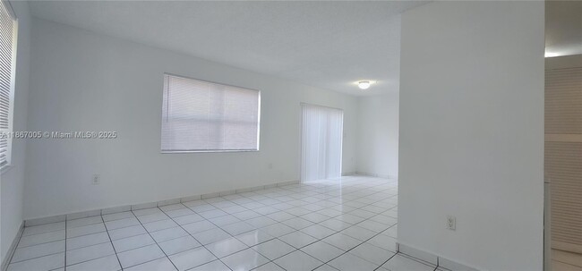 Foto del edificio - 33 NE 12th Ave