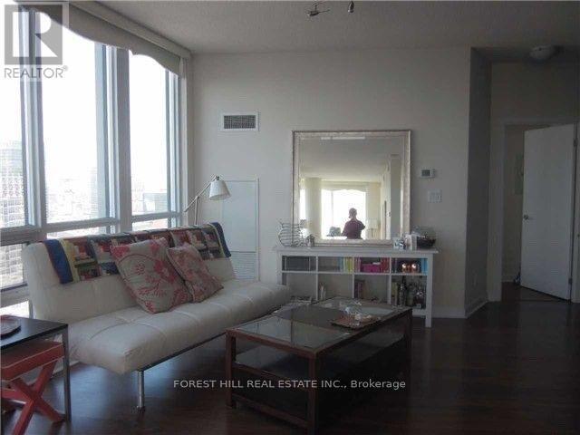 Building Photo - 33 Bay St.