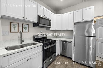 Building Photo - 5425 Mary Ln Dr