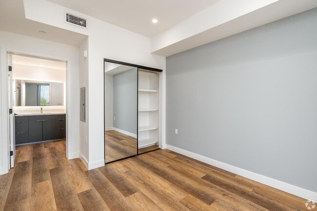 Foto del edificio - 8940 Reseda Blvd