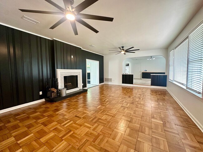 Foto del edificio - 5951 Clifton Ave