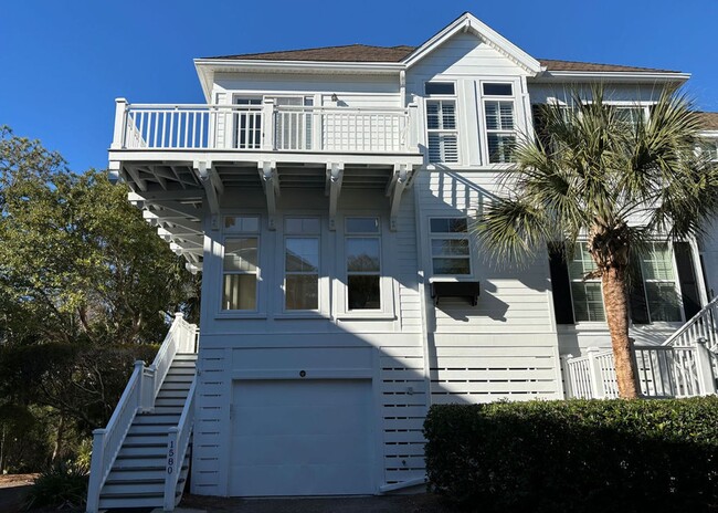 Foto del edificio - Available 2/1. GORGEOUS 3 BR/2.5 BA Home i...