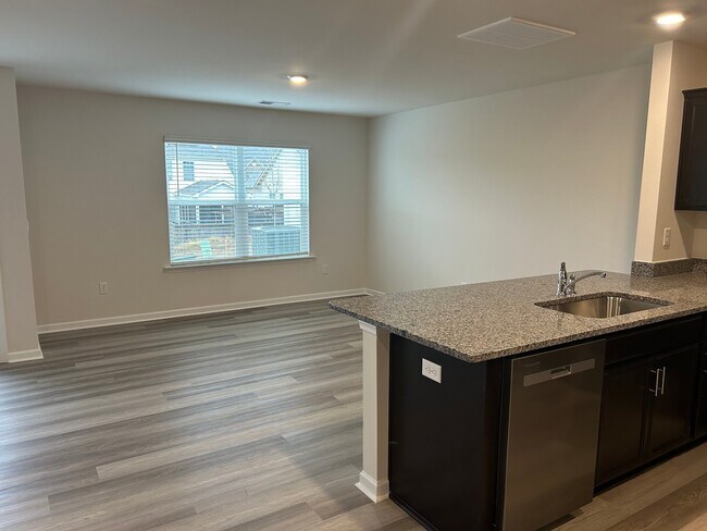 Foto del edificio - 810 Embark Cir