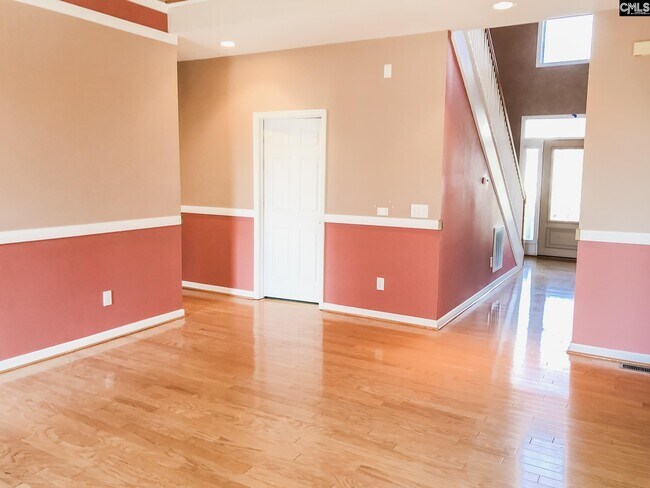 Building Photo - 124 Pond Edge Ln