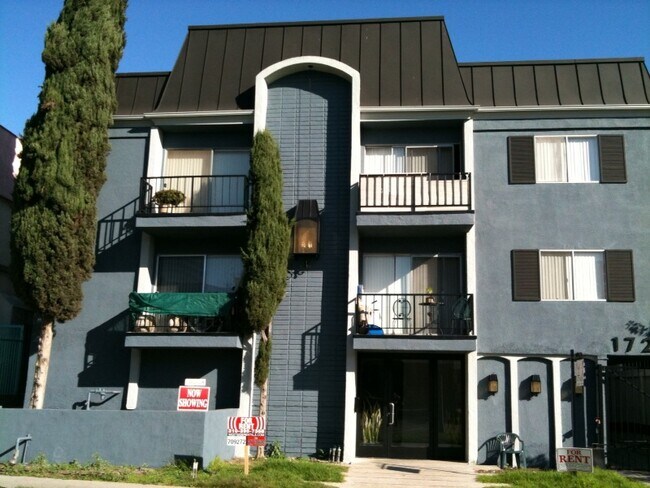 Building Photo - 1722 Winona Blvd