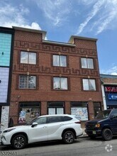 Building Photo - 944 Main Ave