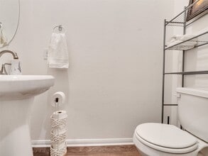 Building Photo - 422 Magnolia Ln