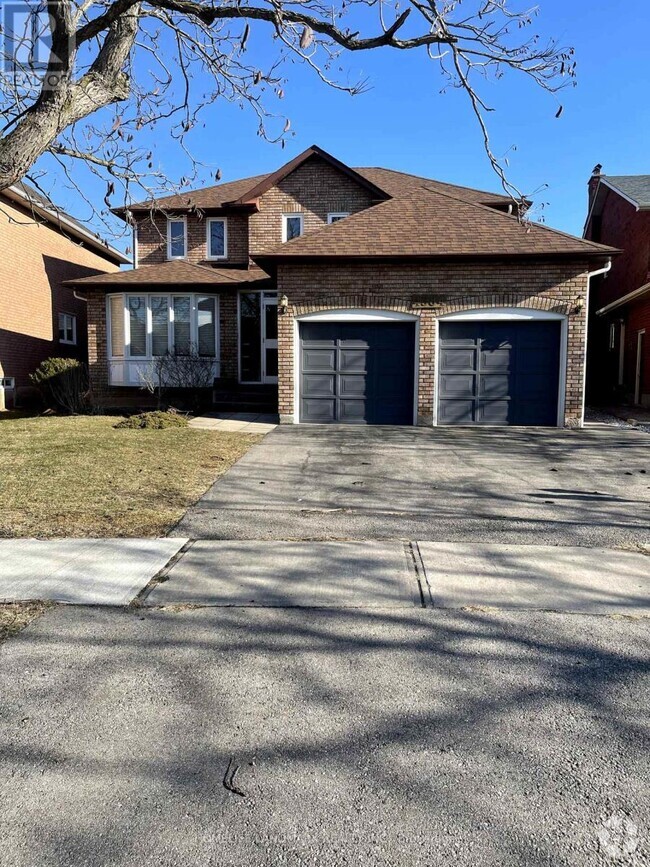 Building Photo - 4384 Idlewilde Crescent