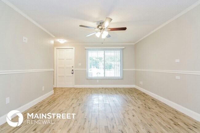 Building Photo - 602 N Highview Ter