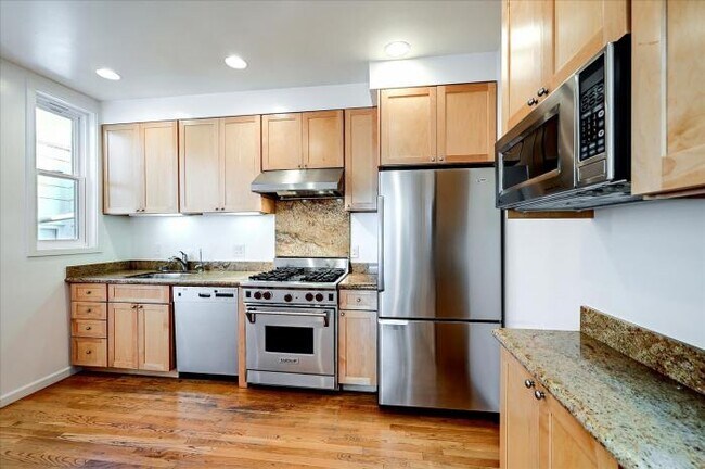 Building Photo - 2 bedroom in San Francisco CA 94131