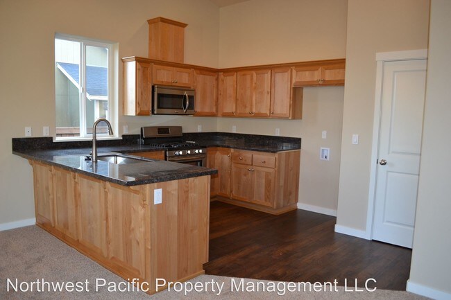 Building Photo - 575 Egret Ave