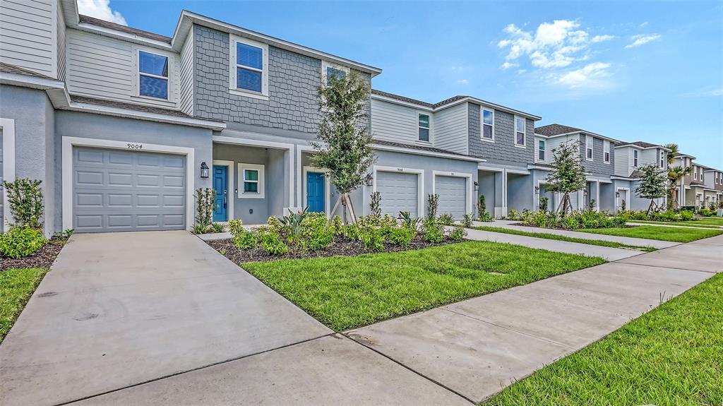 Foto principal - 9004 Driven Snow St