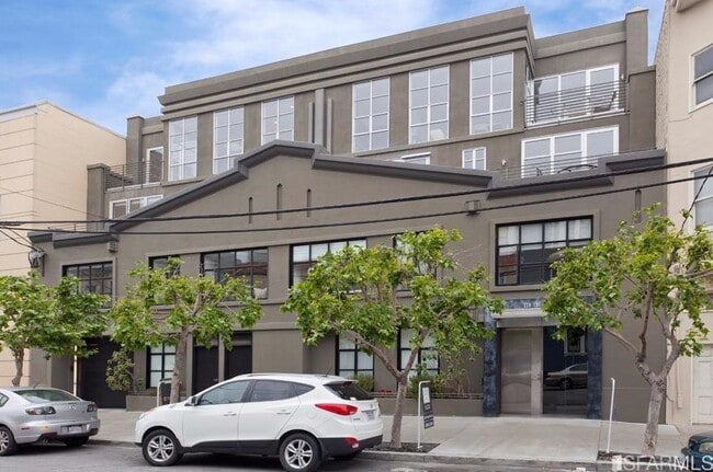 Building - 520 Chestnut St