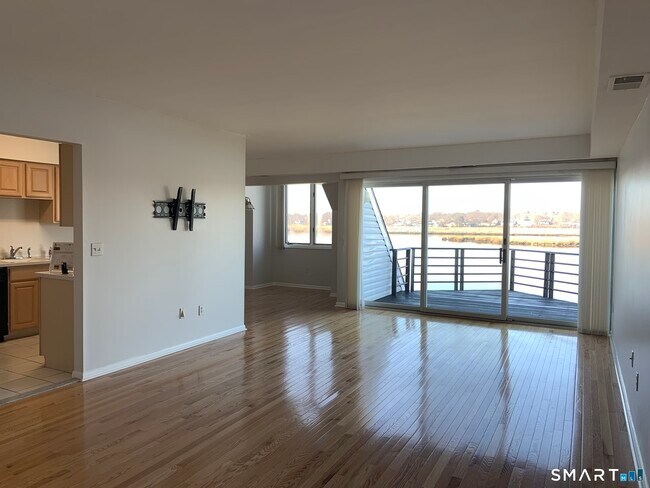 Foto del edificio - 1433 Windward Rd