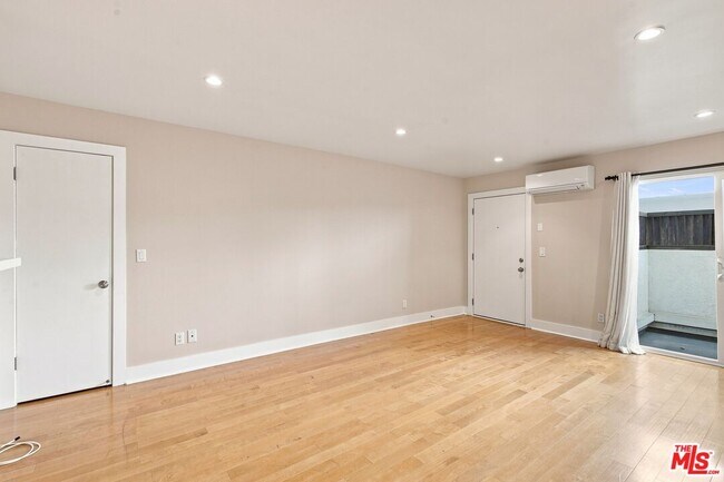 Foto del edificio - 3131 S Canfield Ave