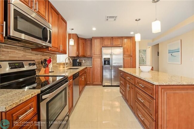 Foto del edificio - 401 N Riverside Dr