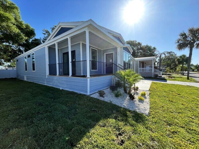Building Photo - 117 N Lake Dr