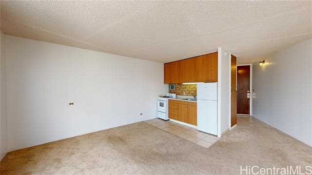 Building Photo - 750 Amana St