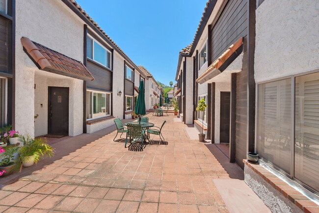 Photo - 14332 Dickens St (Sherman Oaks, CA) Townhome