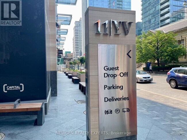 Photo du bâtiment - 11-3611 Yorkville Ave