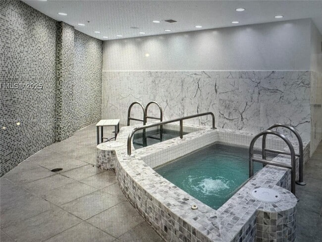 Foto del edificio - 244 Biscayne Blvd