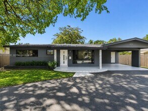 Building Photo - 400 NW 30th Ct