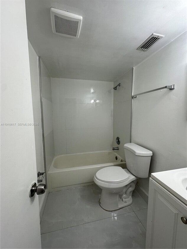 Foto del edificio - 305 SW 200th St