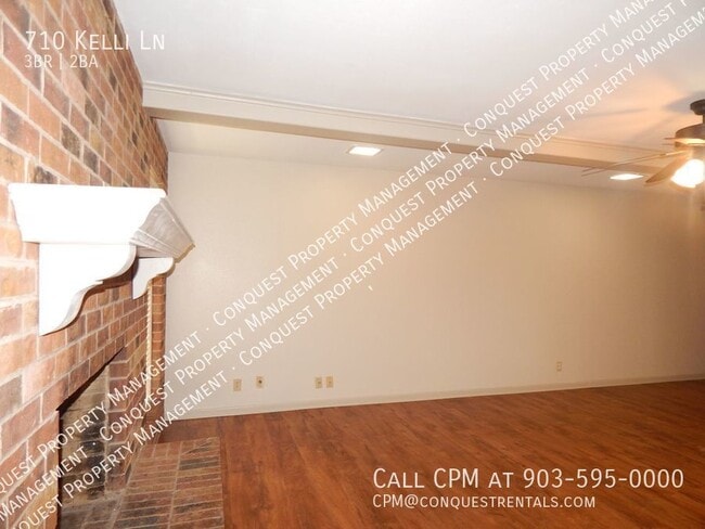 Building Photo - Updated, Spacious 3 Bedroom, 2 Bath Duplex...