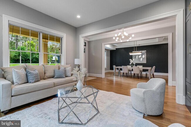 Foto del edificio - 7002 River Oaks Dr