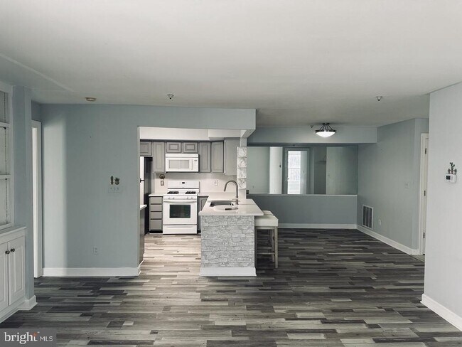 Foto del edificio - 12217 Fairfield House Dr