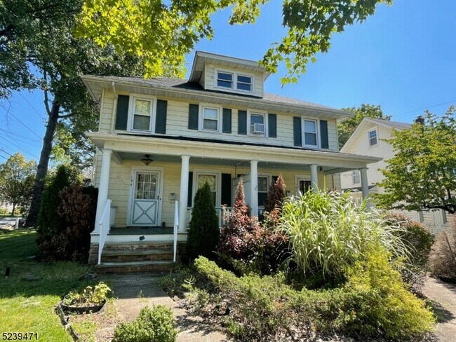 Foto del edificio - 184 N Bridge St