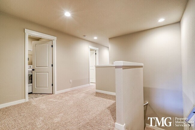 Building Photo - New Contemporary 3 Bed 2.5 Bath Style Home...