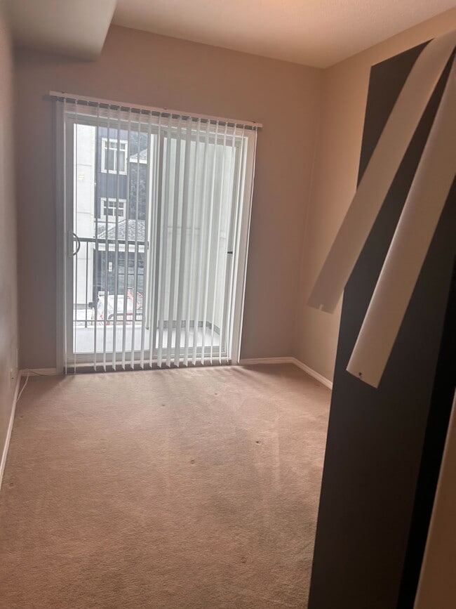 Building Photo - 363 Nelson Rd