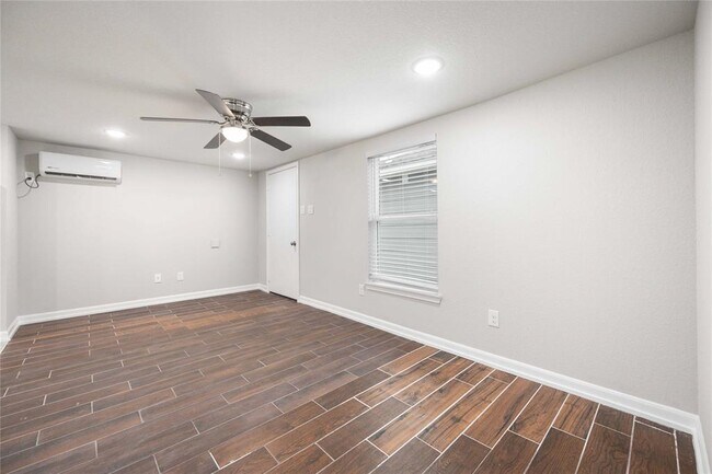 Foto del edificio - 2816 Woodard St