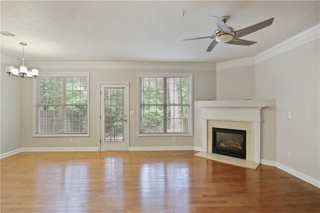 Foto del edificio - 720 Surrey Park Pl SE