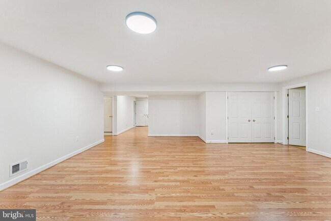 Foto del edificio - 12891 Crouch Dr