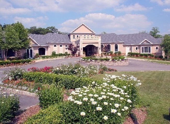 Building Photo - 3125 Franklin Ln