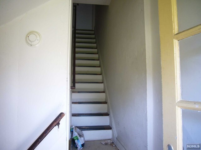 Foto del edificio - 80 E Passaic St