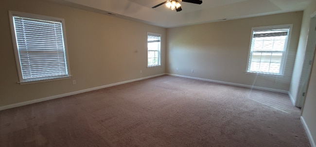 Building Photo - 2 Dansford Ln