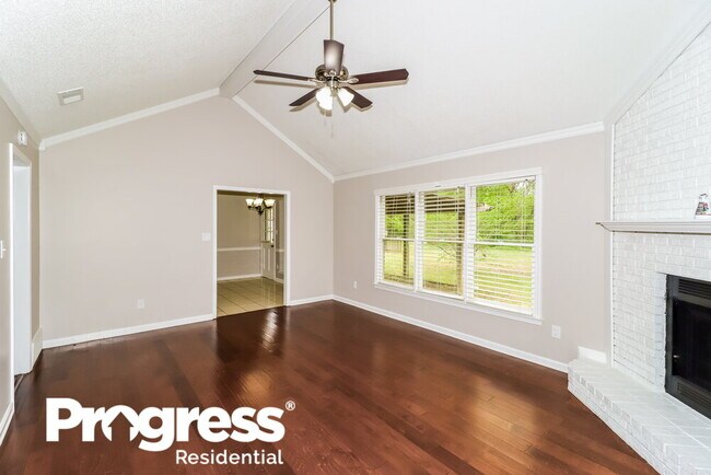 Building Photo - 8220 Creekside Cir N