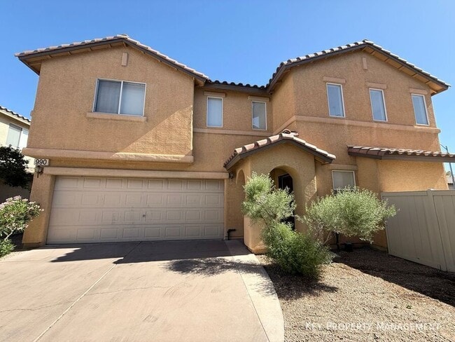 Building Photo - 990 Cantabria Heights Ave