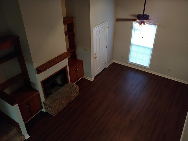 Building Photo - 2318 Jim Stokes Ct