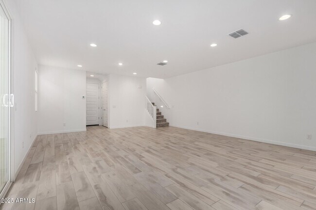 Building Photo - 3351 S Lily